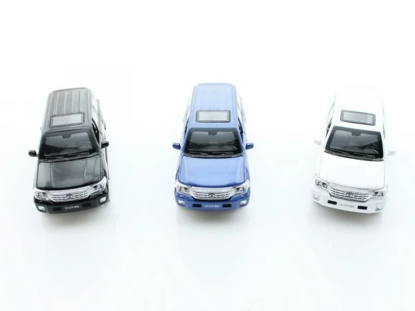 Машина 1:32 Toyota Land Cruiser свет, звук, инерция 15,5см (1/12шт.) б/к