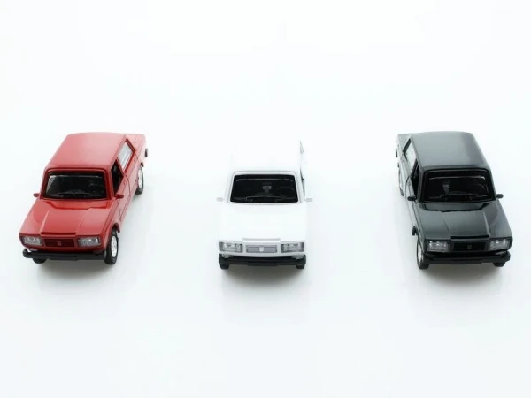 Машина 1:34 Лада 2105 свет, звук, инерция (1/12шт.) б/к