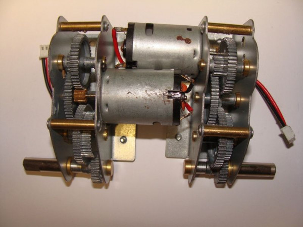 Редуктор левый и правый для танка КВ-1 (цинк)